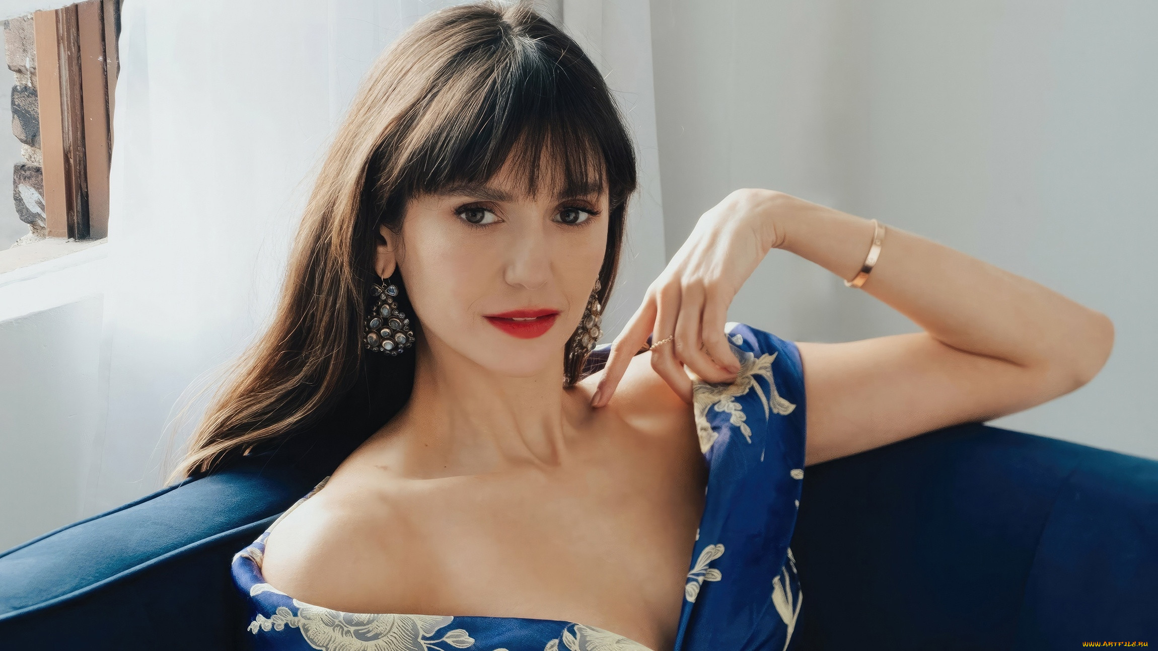 , nina dobrev, , 